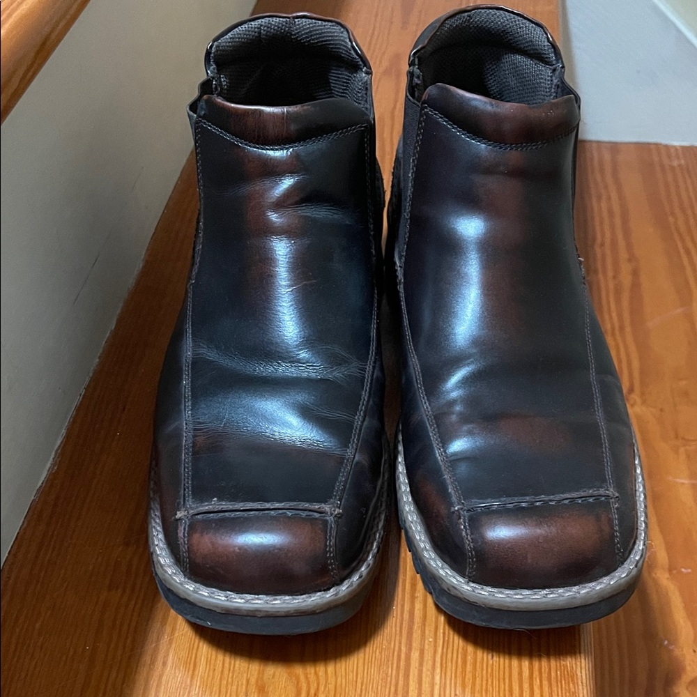 Men's Brown Leather Chelsea Boots - Picture 5 of 7